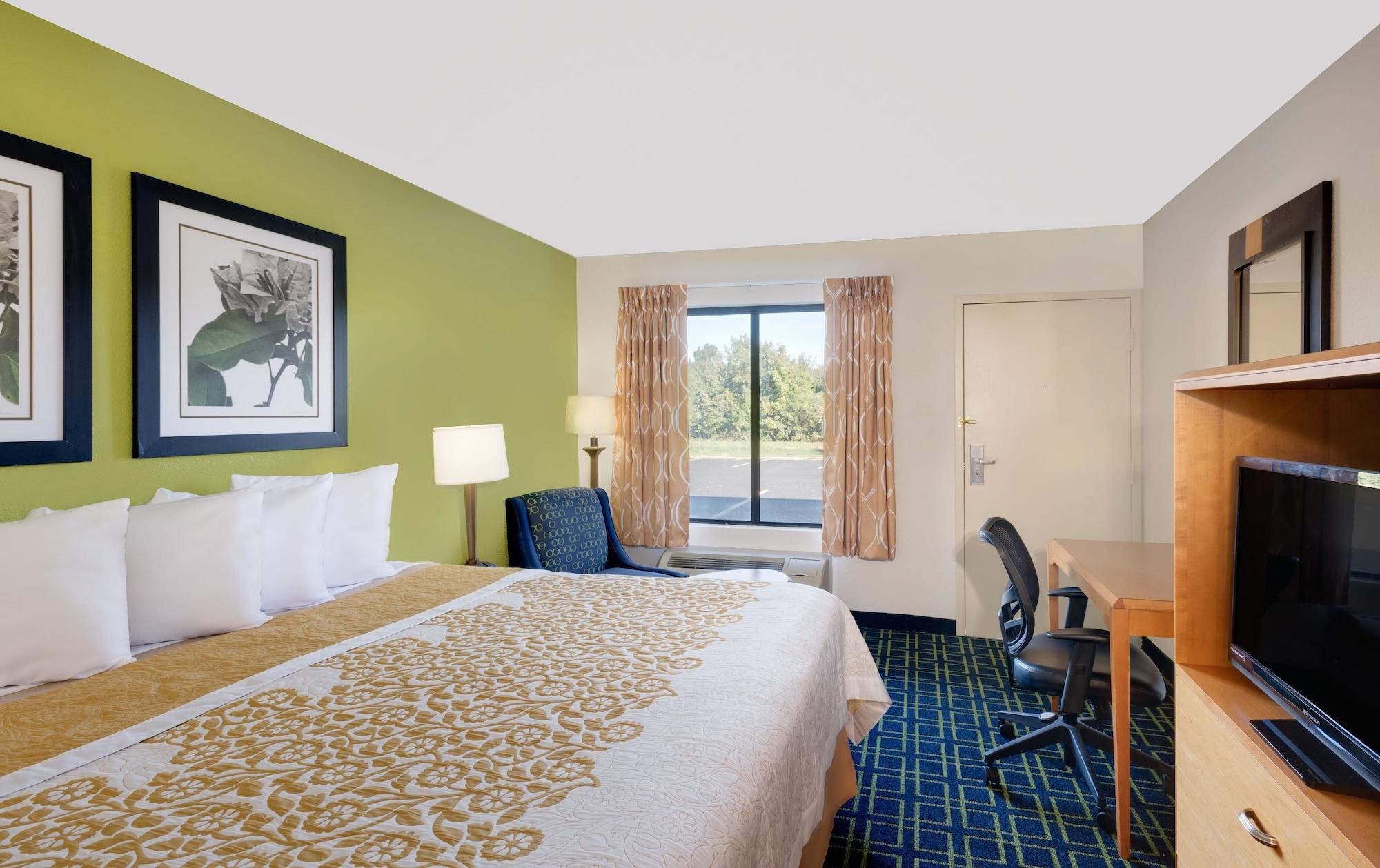 Days Inn By Wyndham Easton Exterior photo