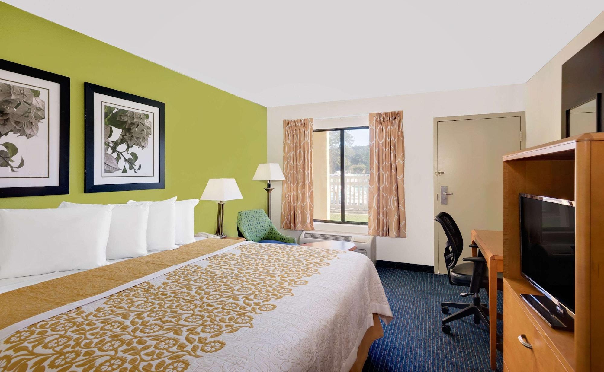 Days Inn By Wyndham Easton Exterior photo
